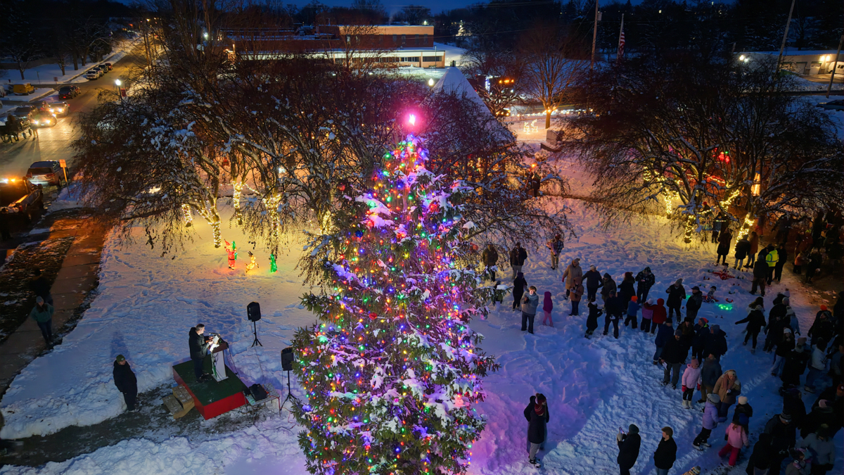 Featured image of 9th Annual Johnson Creek Christmas Tree Lighting
