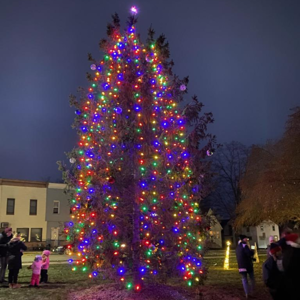 9th Annual Johnson Creek Christmas Tree Lighting Set for November 30